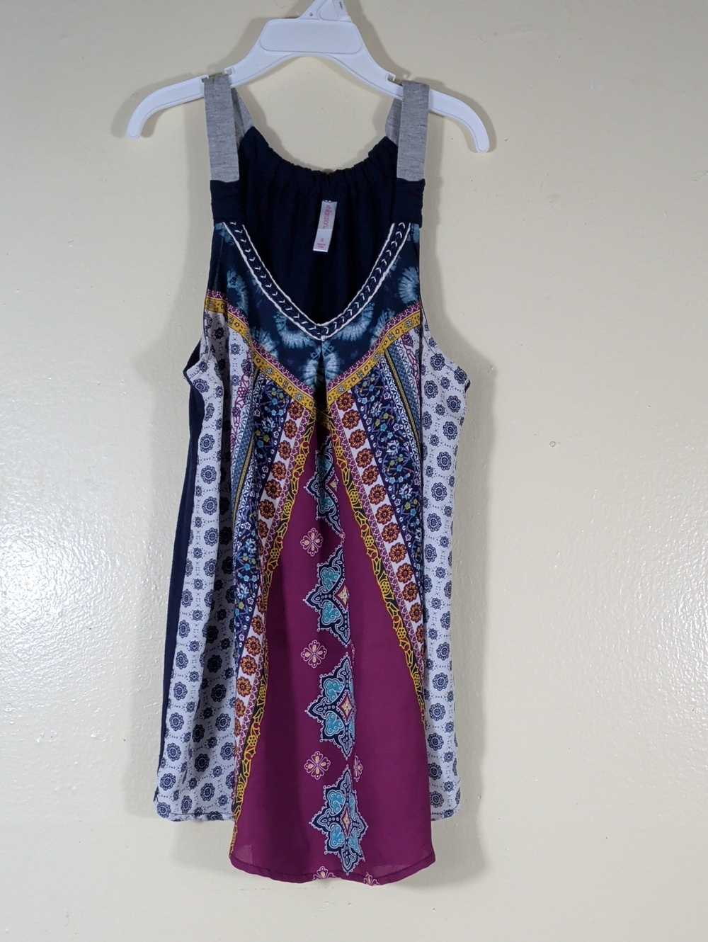 Xhilaration Top Sleeveless in Navy & Magenta Print Size S Boho, Two fabrics fir